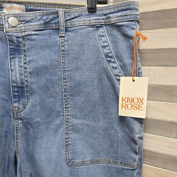 Women's Plus Size High-Rise Anywhere Flare Jeans | Knox Rose | 22 - Picture 5 of 12